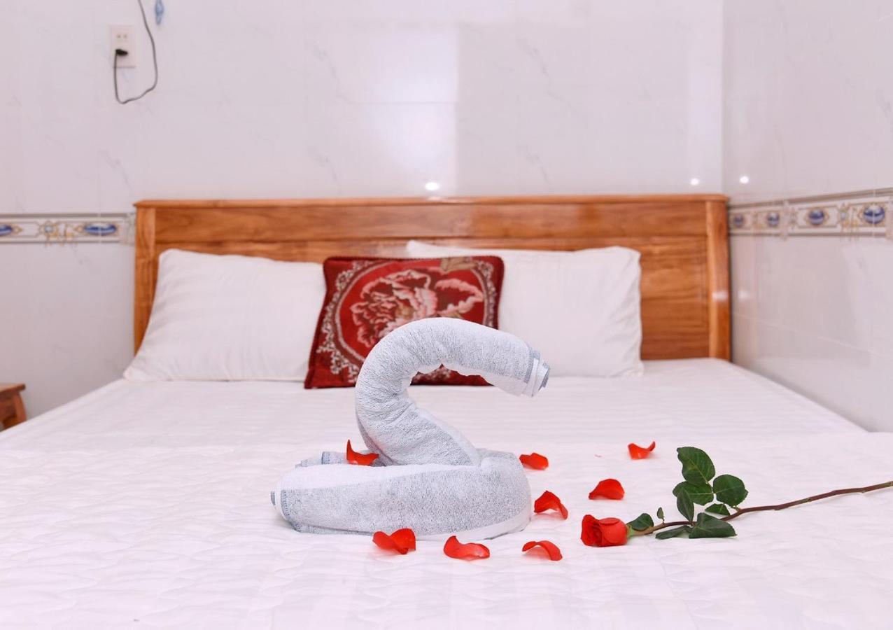 Nha Nghi Hoa Muoi Gio Hotel Tan Tao Kültér fotó